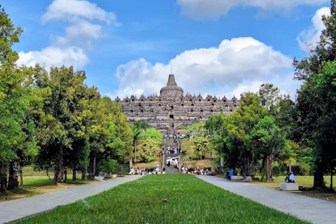 Borobudur tample, Cycling & Elo River Rafting Tour