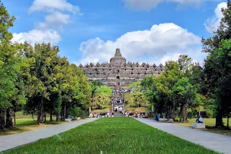 Borobudur tample, Cycling & Elo River Rafting Tour