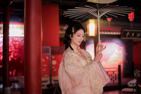 Guangzhou: Silk Road Show with Dinner & Costume Rental SVIP Seat Only Meal