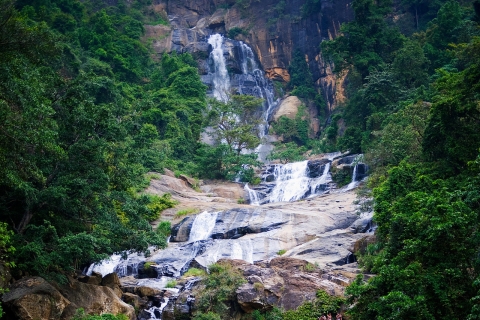 Całodniowa wycieczka z przewodnikiem do wodospadu Ella/Rawana/szczytu Małego AdamaCałodniowa wycieczka z przewodnikiem po Elli na Sri Lance