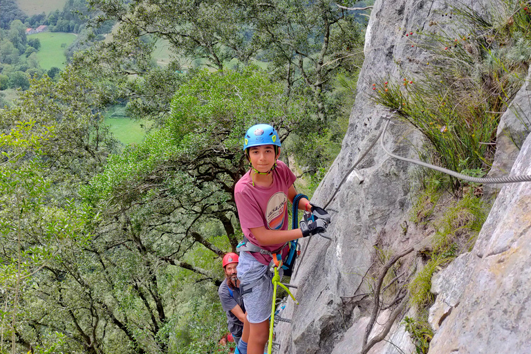 RAMALES DE LA VICTORIA, CANTABRIA: VIA FERRATA OF CALIZ, INITIATION