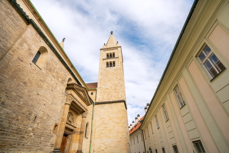 Château de Prague : entrée et visite guidée en petit groupeEntrée et visite guidée privée en anglais