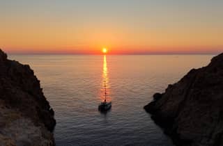 L'Île-Rousse Korsika Katamaranausflug: Agriates Aperitif bei Sonnenuntergang