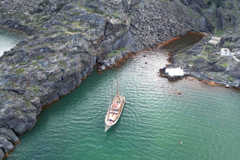 Santorini: Sunset Cruise