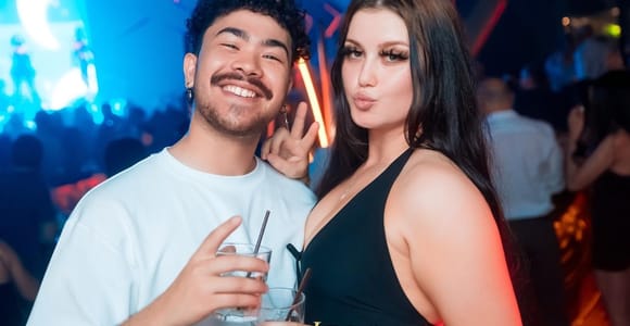 Chiang Mai Pub Crawl: 4 Venues, Beer Buffet & VIP Entry