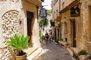 Elektrische Flucht aus Nizza: St-Paul, Cannes und Antibes