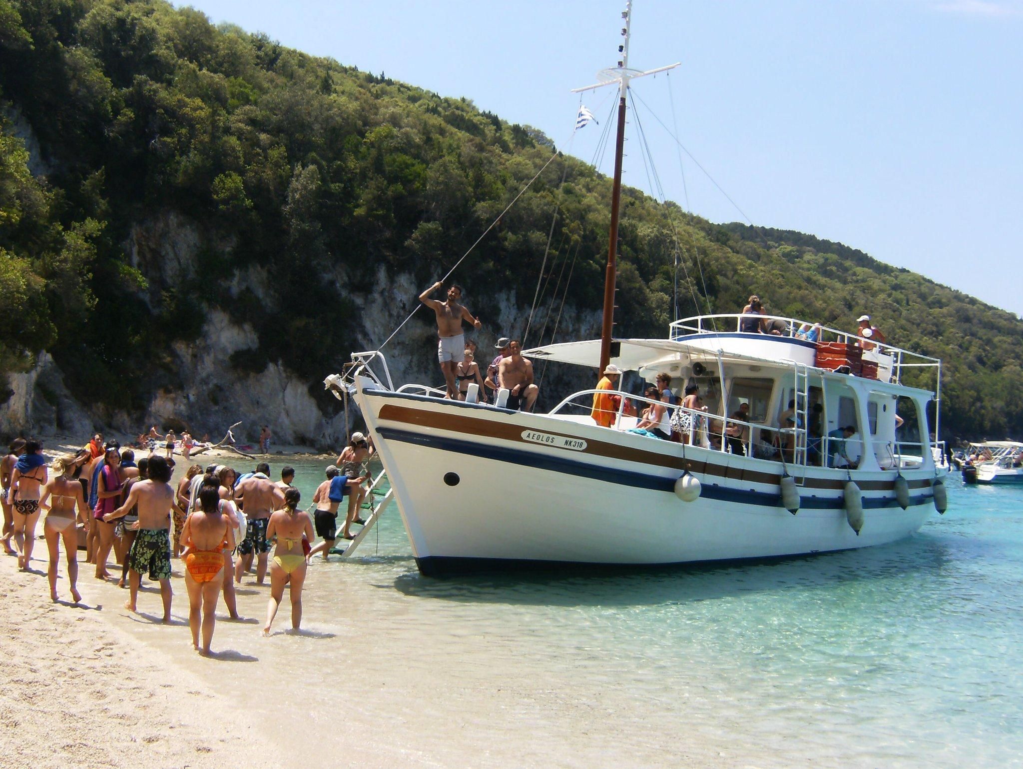 Korfu: Kalamas-Strandkreuzfahrt mit BBQ und Schwimmen in der Crystal Bay