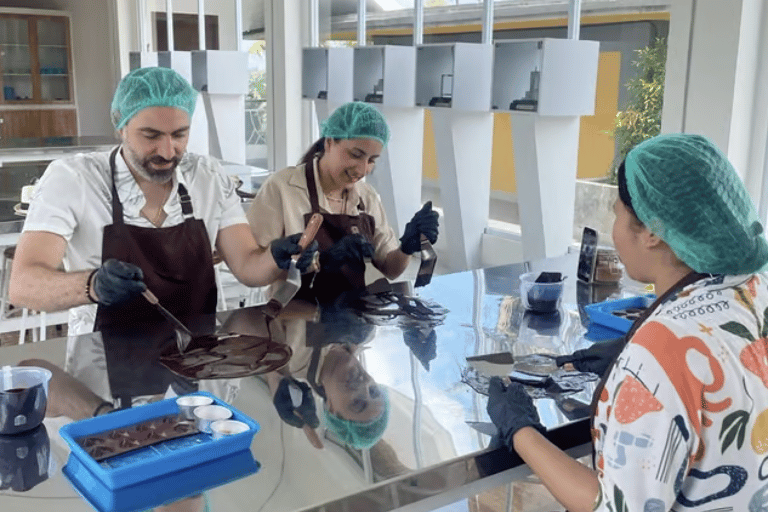 Ubud: Kakaoplantage erkunden, Schokolade herstellen und verkostenErkunden, Herstellen und Verkosten von Schokolade (Treffpunkt vor Ort)