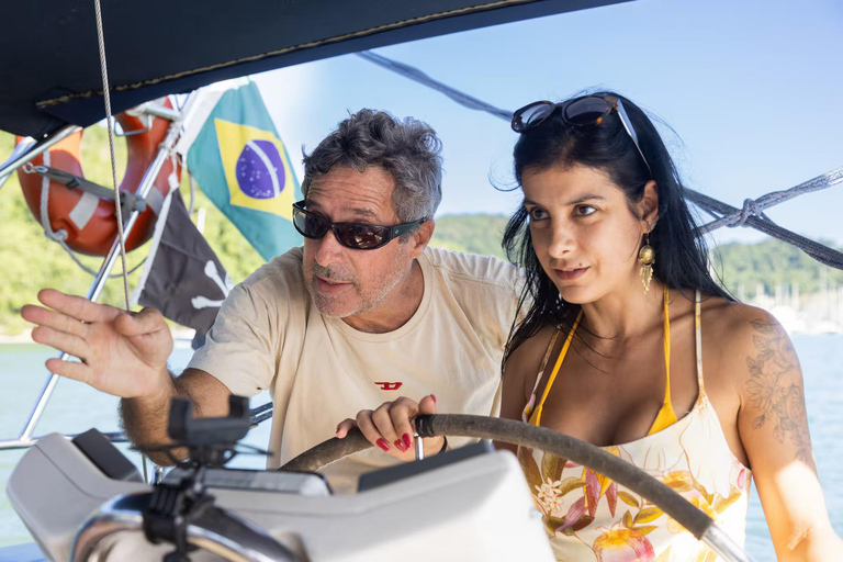 Angra dos Reis: Ilha Grande & Paraty Sailing Tour