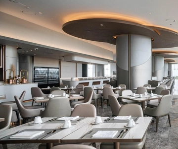Pattaya: Orbit Restaurant Grande Centre Point Space Pattaya