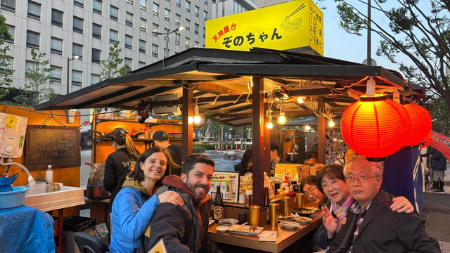 Fukuoka: Yatai Food Stalls Night Tour with Local Guide
