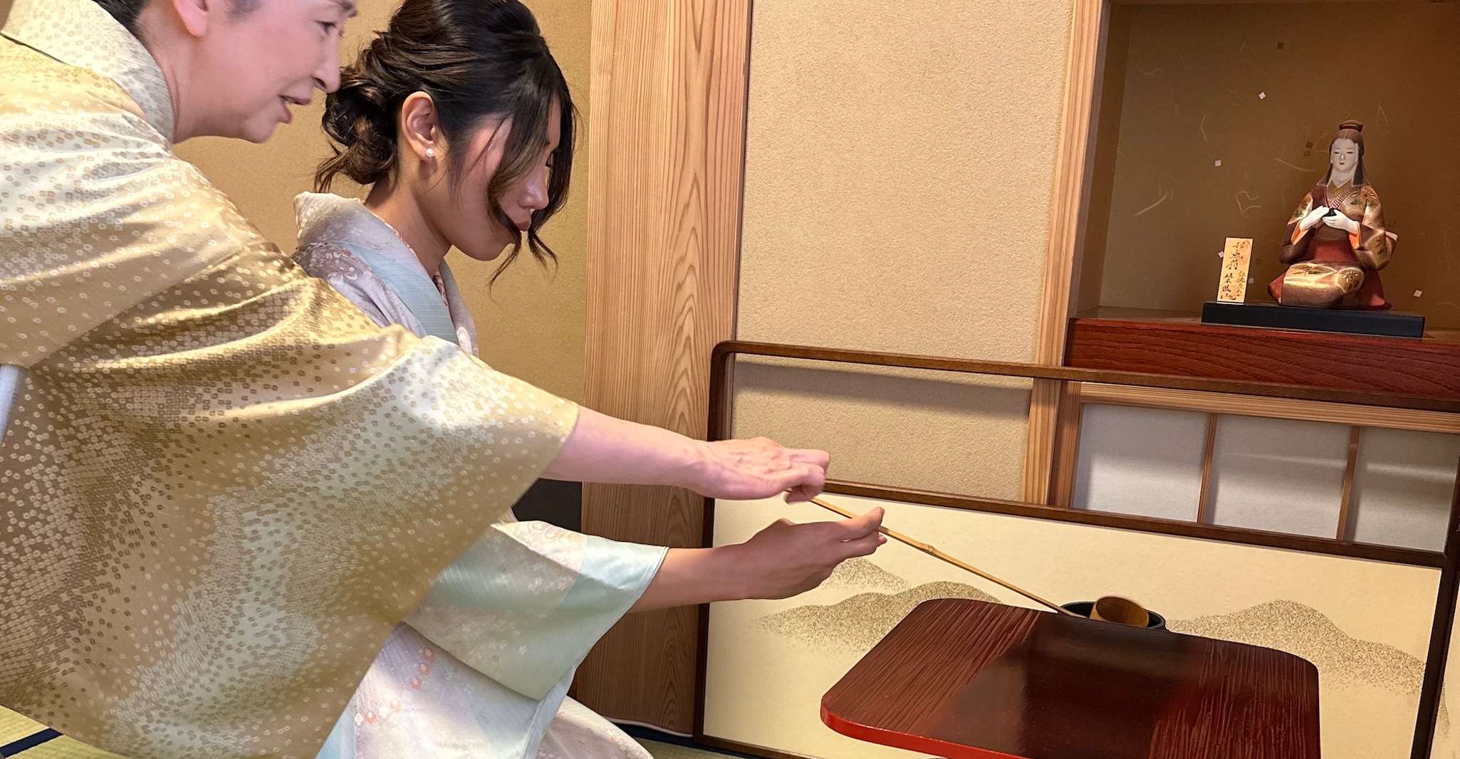 Tokyo,Genuine Tea Ceremony, Kimono Dressing, and Photography - Housity