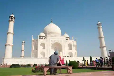 From Delhi: Sunrise Taj Mahal & Agra for Private Day Trip