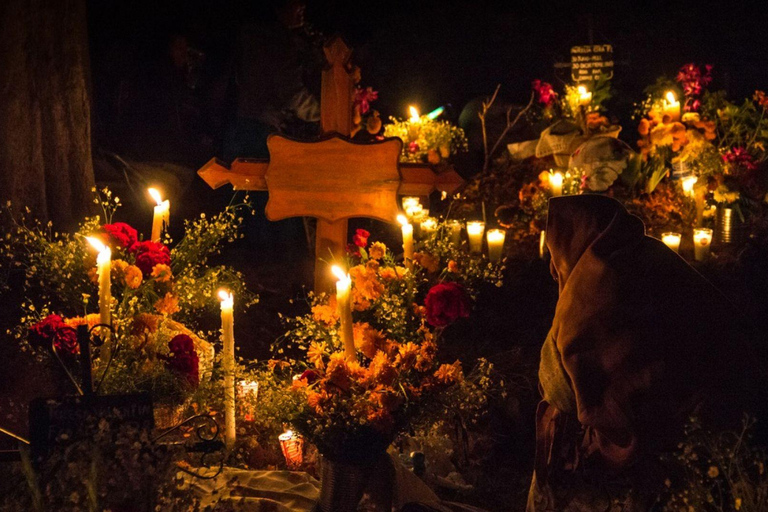 From Mexico City: San Andrés Mixquic Day of the Dead Tour