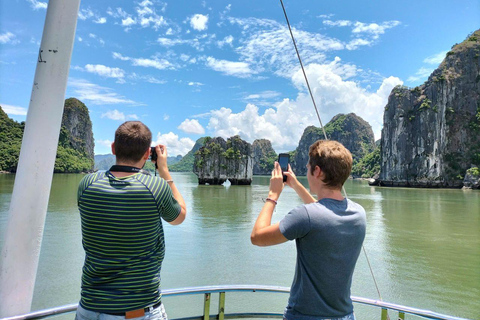 Hanoi: jednodniowa wycieczka po zatoce Ha Long - luksusowy rejs i lunch w formie bufetu