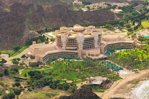 Helikoptervlucht door MuscatStadsrondleiding per helikopter in Muscat 30 minuten