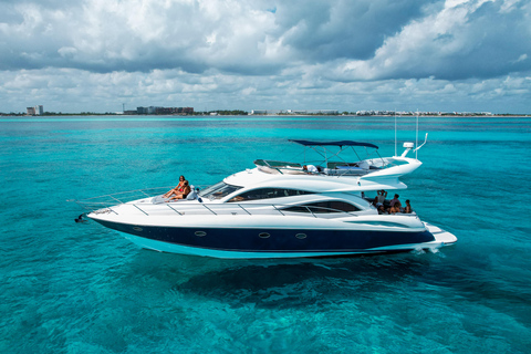 Cancun Bliss: Exclusive Luxe Yacht Experience 51´ Catamarán Leopard
