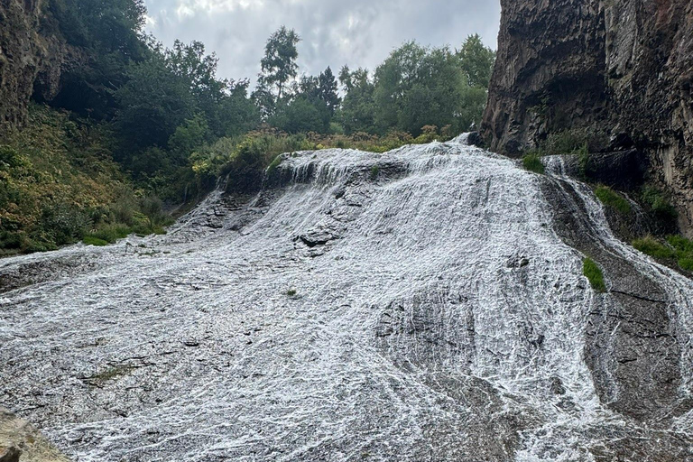 From Yerevan: Jermuk and Shaki Waterfall Day Trip With guide
