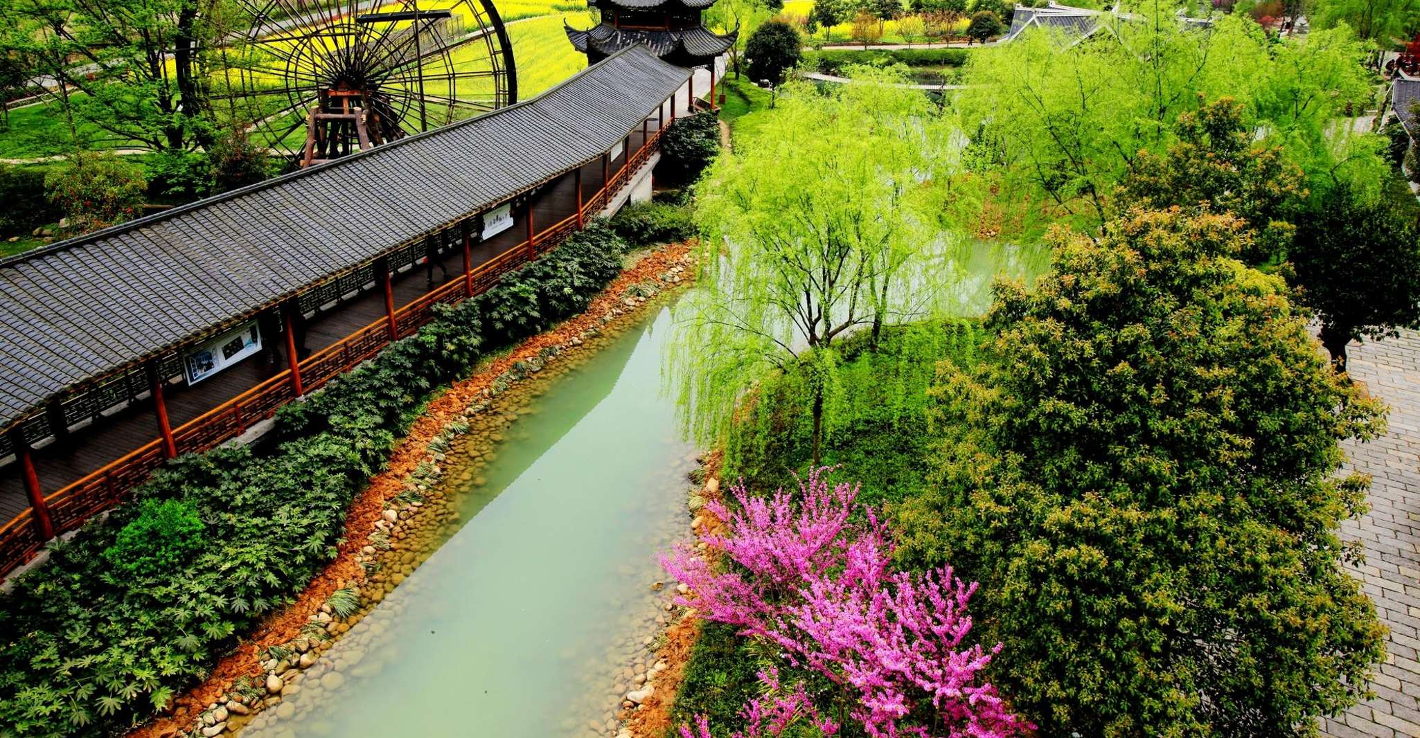 Private Day Tour to Yellow Dragon Cave & BaoFeng Lake - Housity