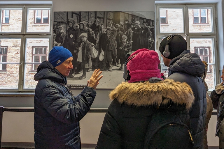 Z Krakowa: zwiedzanie Auschwitz-Birkenau z przewodnikiemWycieczka z przewodnikiem w języku włoskim z miejsca zbiórki