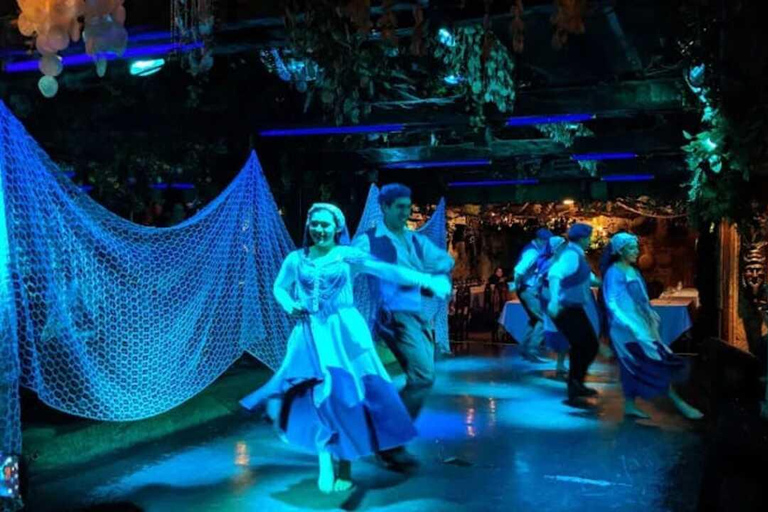 在巴厘海餐厅享用晚餐和表演–智利传统在巴厘海餐厅享用晚餐和表演 - 智利传统