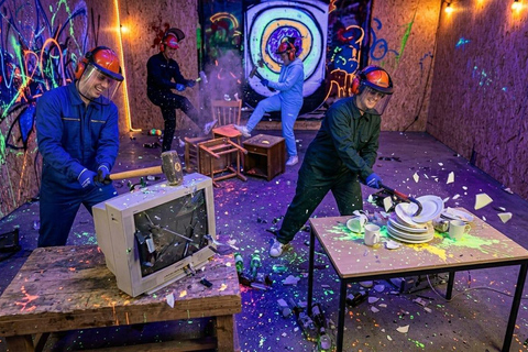 Eindhoven: Private Rage Room Group Experience Therapy Arena Mental Reset Arena