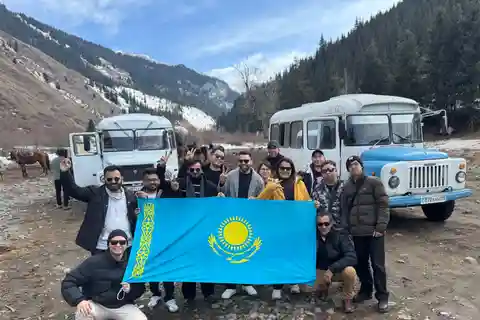 Almaty: Viagem de 1 dia ao lago Kolsai, ao lago Kaindy e ao desfiladeiro Charyn