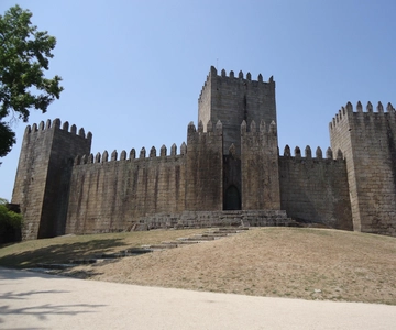 From Porto: Braga and Guimarães Full-Day Trip with Lunch