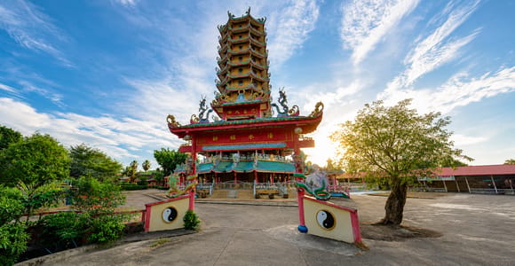 Krabi: Old Market, Tiger Cave, Hot Springs & Emerald Pool