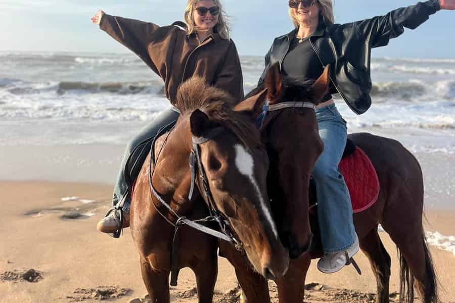 Casablanca: Reiten am Strand mit Hoteltransfers. Foto: GetYourGuide Casablanca: Reiten am Strand mit Hoteltransfers. Foto: GetYourGuide