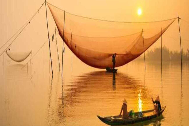 Hoi An: Pescaria com churrasco ao pôr do sol em um passeio de barco com moradores locais