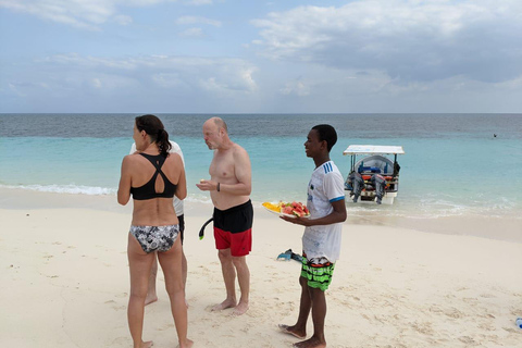 Île de la prison et banc de sable de la plage de Nakupenda