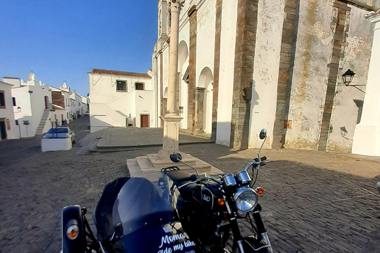 Passeio megalítico e medieval em um sidecar Évora