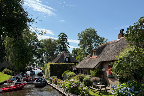 From Amsterdam: Giethoorn Small Group Tour with Boat Ride