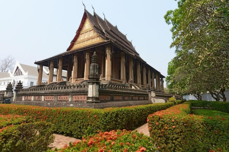 Vientiane: Tour privato personalizzato con guida localeVientiane: Tour privato di 3 ore a piedi personalizzato