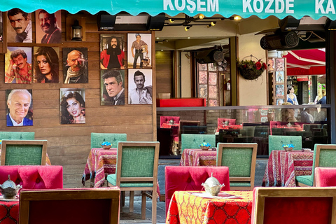 Istanbul: Taste of Turkey with Europe & Asia by Ferry Tour en Español