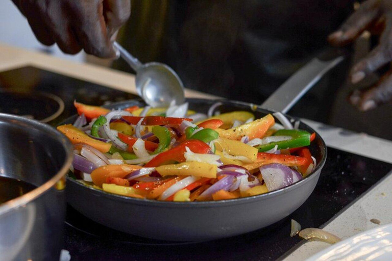 Priv Punta Cana: Dominican Cooking Class with Meal & Drinks