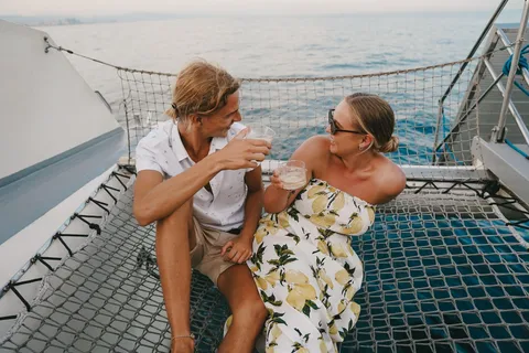 Barcelone : Brunch Boat Party avec boissons et DJ
