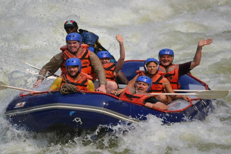 Zambezi-Wildwasser-Rafting &amp; White Rhino Walking Safari Combo