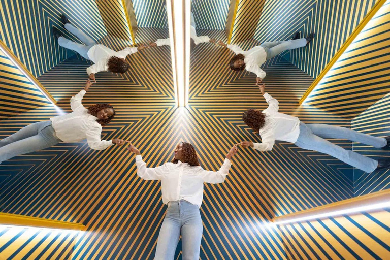 Interactive Exploration Museum of Illusions