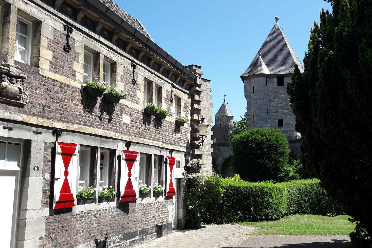 Historical Maastricht: Private Walking Tour with Local Guide