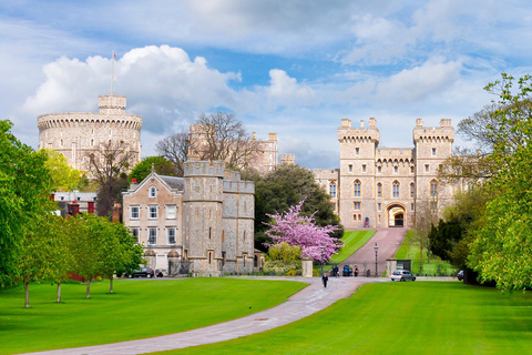 Exclusive Windsor Castle Entry, Audio Guide & Transportation