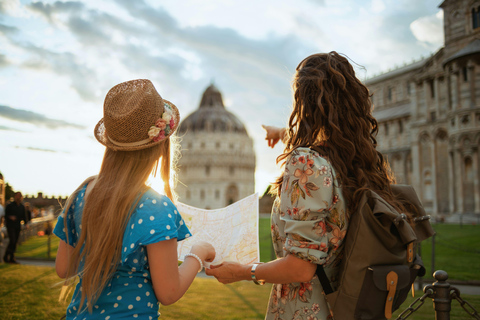 Pisa: Professional photo shoot between the Leaning Tower of Pisa and the historic city PLUS – 40 min | 30 photos