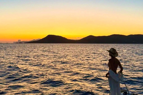 Catamaran cruise around Ibiza with Mojito Charter