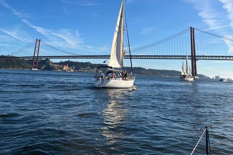 Lissabon: Dag- och solnedgångstur på floden Tagus