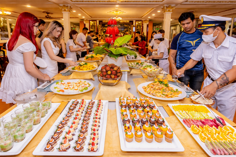 Ho Chi Minh City: Landmark 81 SkyView & Dinner Cruise
