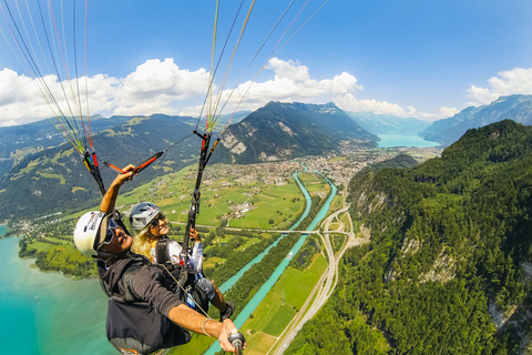 Interlaken: Vuelo en parapente biplazaInterlaken: vuelo tándem en parapente