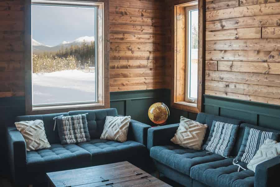 Aurora Lounge: Blockhütte und Bar mit Polarlicht. Foto: GetYourGuide Aurora Lounge: Blockhütte und Bar mit Polarlicht. Foto: GetYourGuide