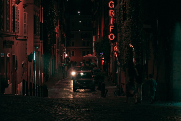 Rome: Guided Haunted Rome Ghost Tour with Dowsing Rods