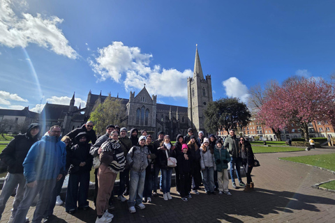 Complete tour of the Old Library of Dublin and the Book of Kells Full tour of Dublin's Old Library and the Book of Kells